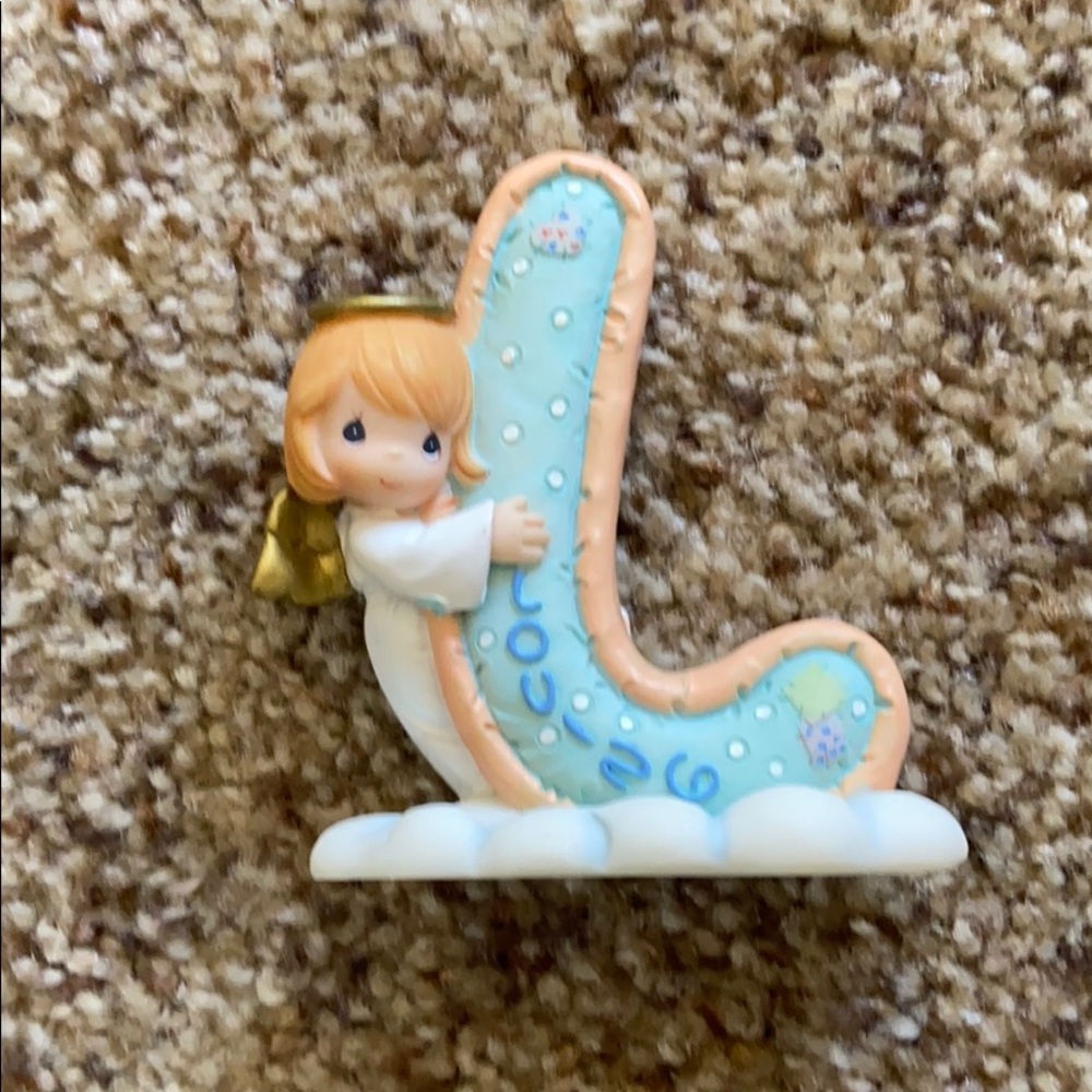 Precious Moments Letter “L” for Loving 💜